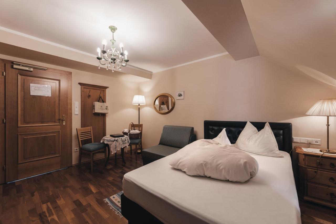 Hotel Bemelmans-Post Collalbo Esterno foto
