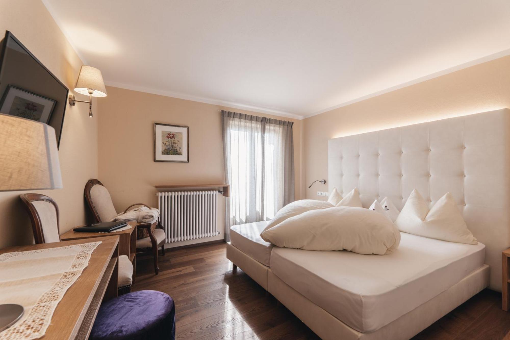 Hotel Bemelmans-Post Collalbo Esterno foto